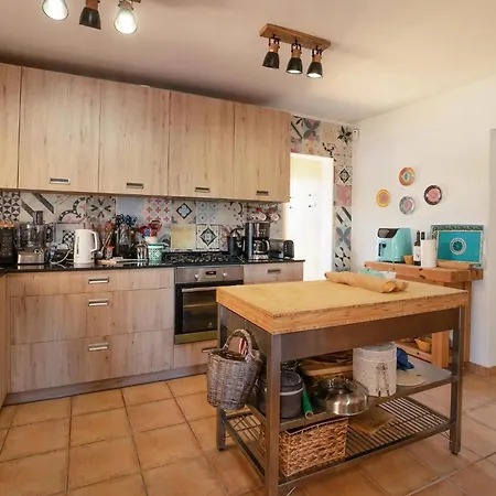 Vakantiehuis Lovely In With House A Mountain View Selva (Mallorca)